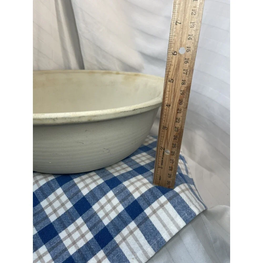 Pampered Chef Large Stoneware baking casserole Bowl